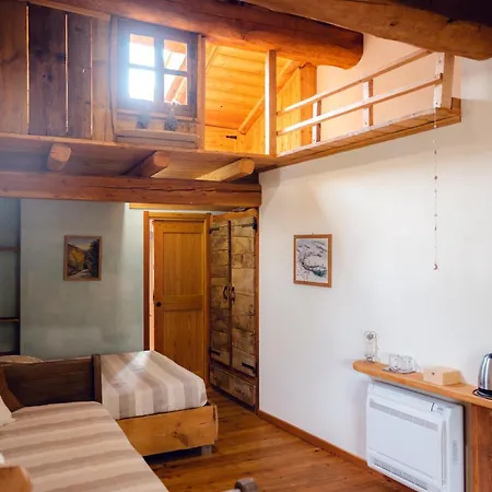 Lo Puy Farm stay *